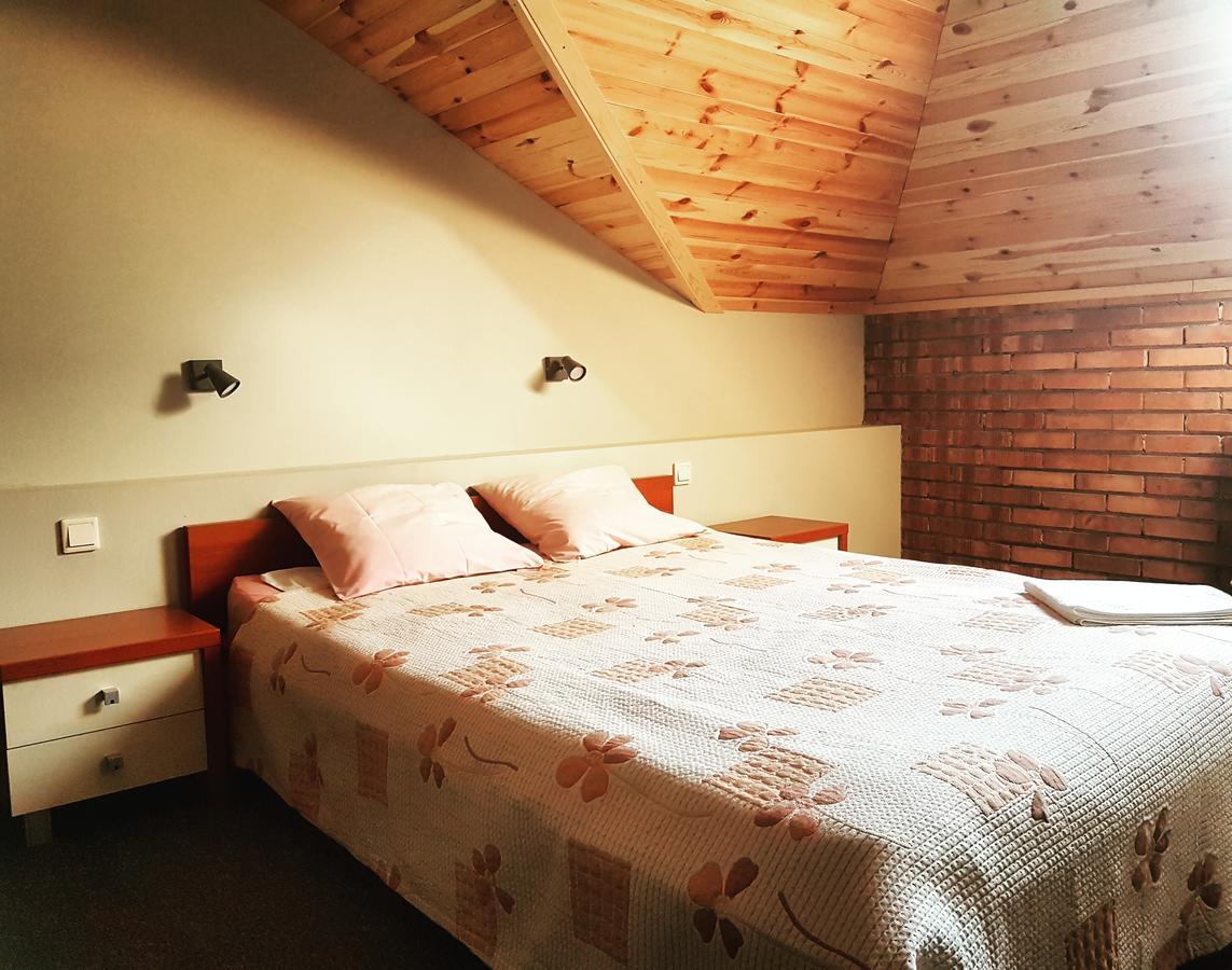 Zajazd Zlota Rybka Andrychów Esterno foto